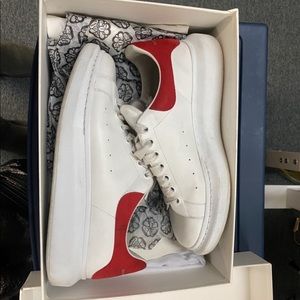 Alexander McQueens men’s shoes